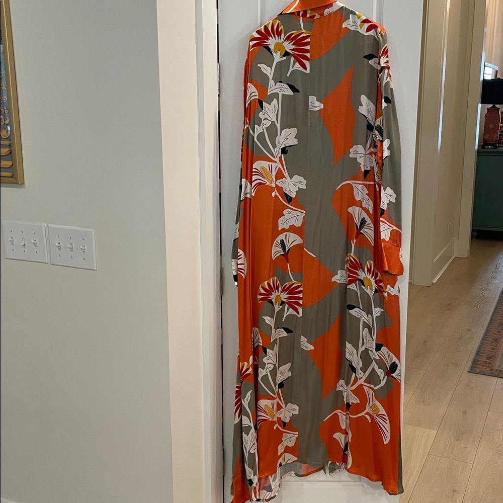 Corey lynn Calter floral satin shirt dress with turn back sleeves - Picture 4 of 4